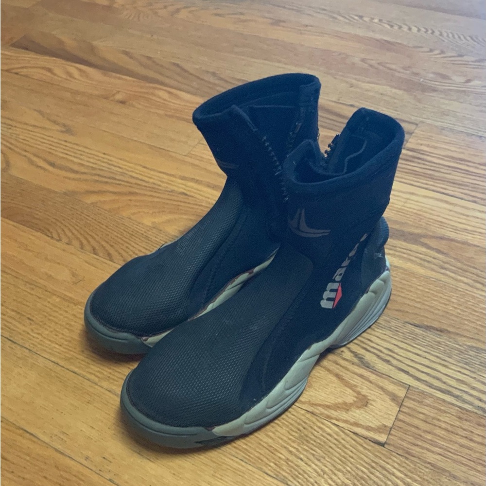 Scuba Boots size 5